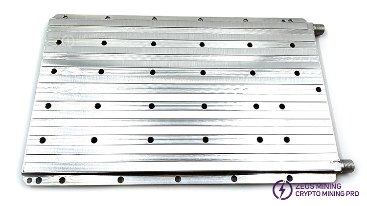 سیستم خنک‌کننده آبی برای Antminer S21+ Hydro